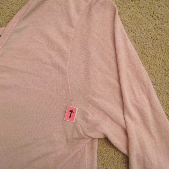 Justice League Long Sleeve Graphic Tee NEW Womens Size Small Pink Comic Heros - Picture 8 of 8